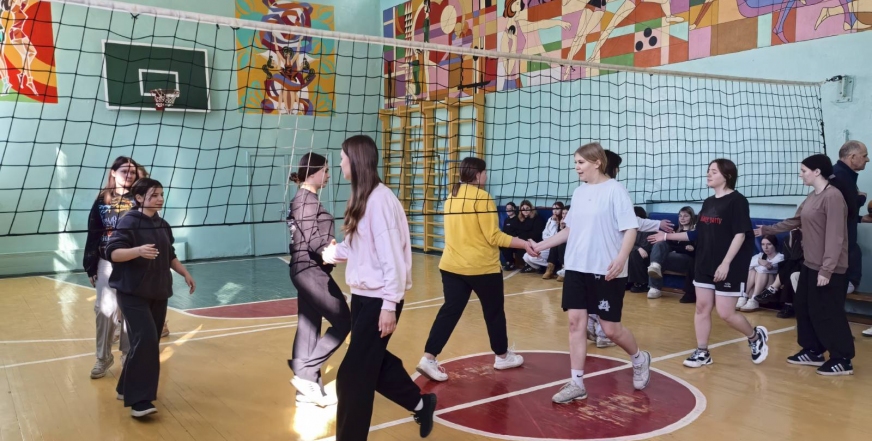 Вперед, спортивные девочки!